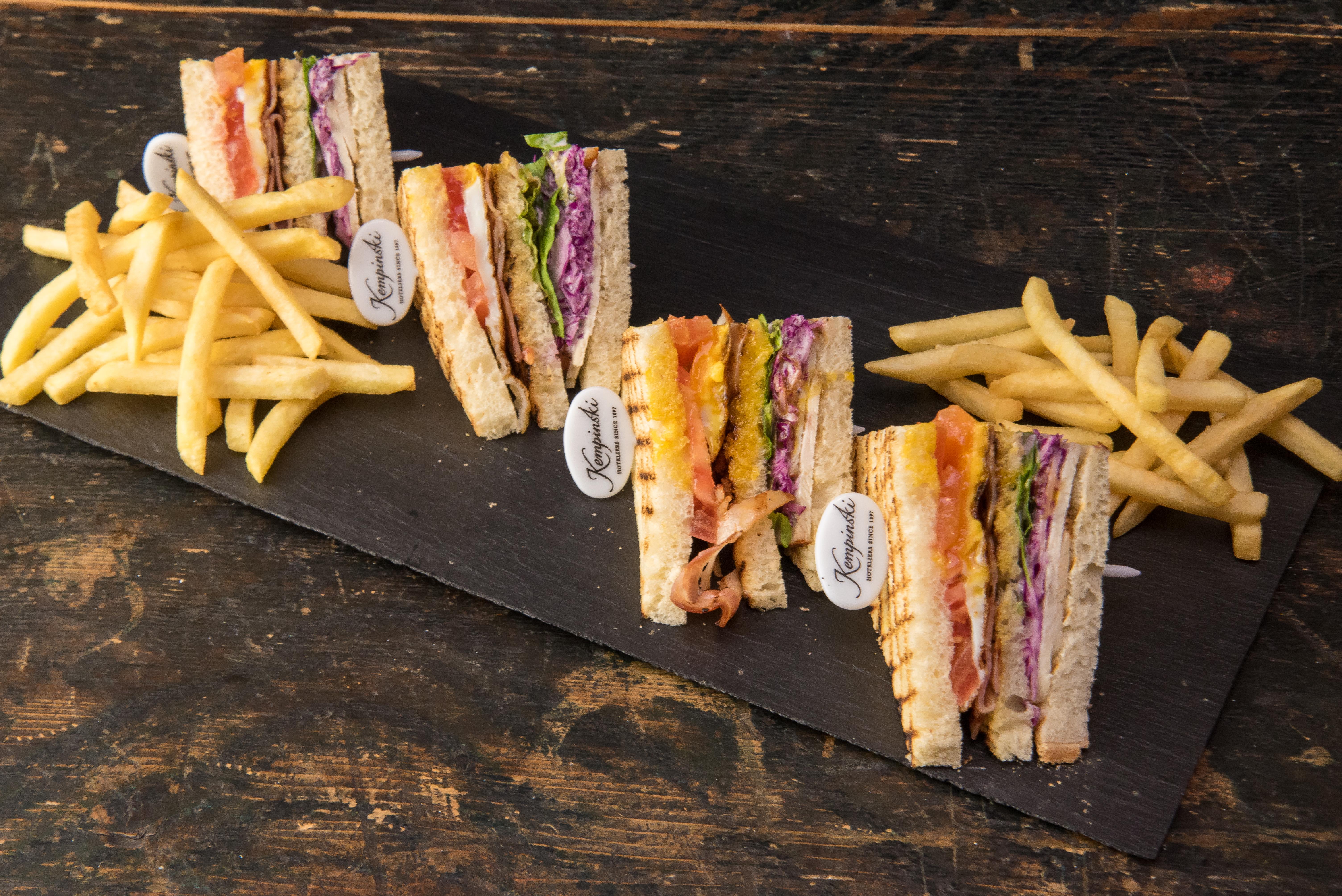 Kempinski Hotel Grand Arena Bansko Ngoại thất bức ảnh A club sandwich